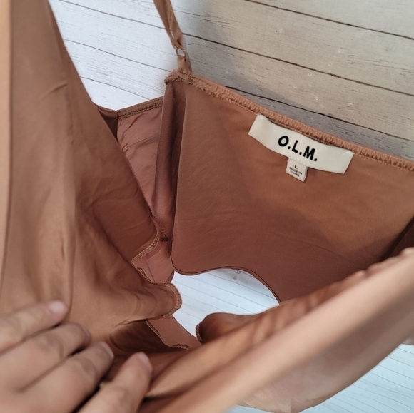 O.L.M. SATIN CROP CAMISOLE, SZ LARGE - Picture 4 of 6